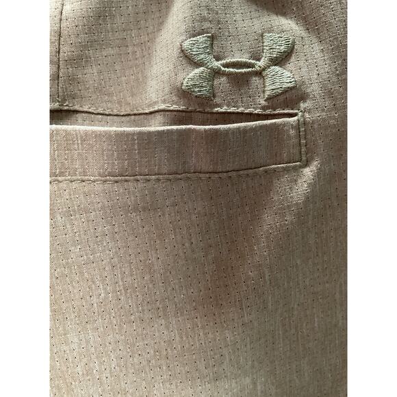Under Armour Men's Bermuda Shorts - Beige - Size 38 - Picture 4 of 4